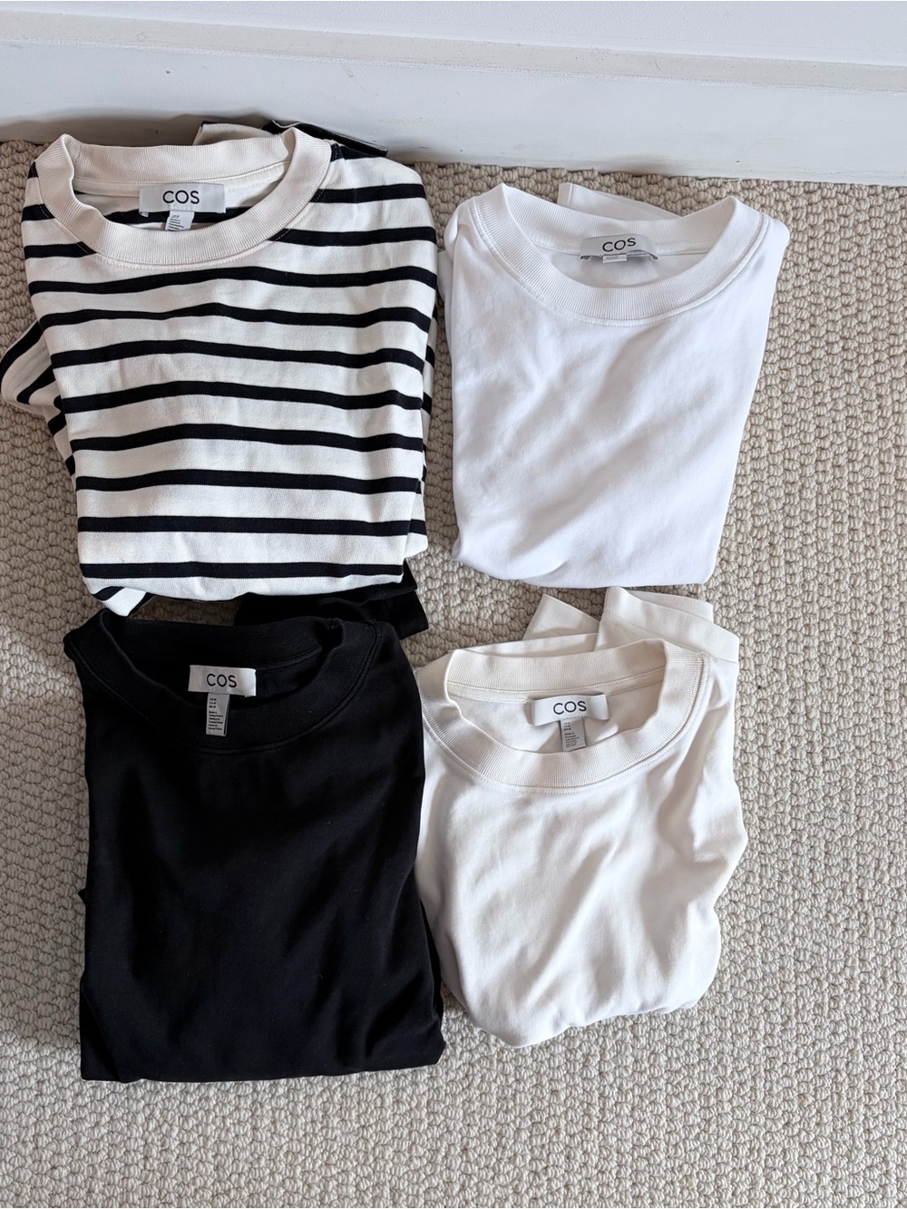 4 COS Clean Cut Tees in M, white, black, navy stripe